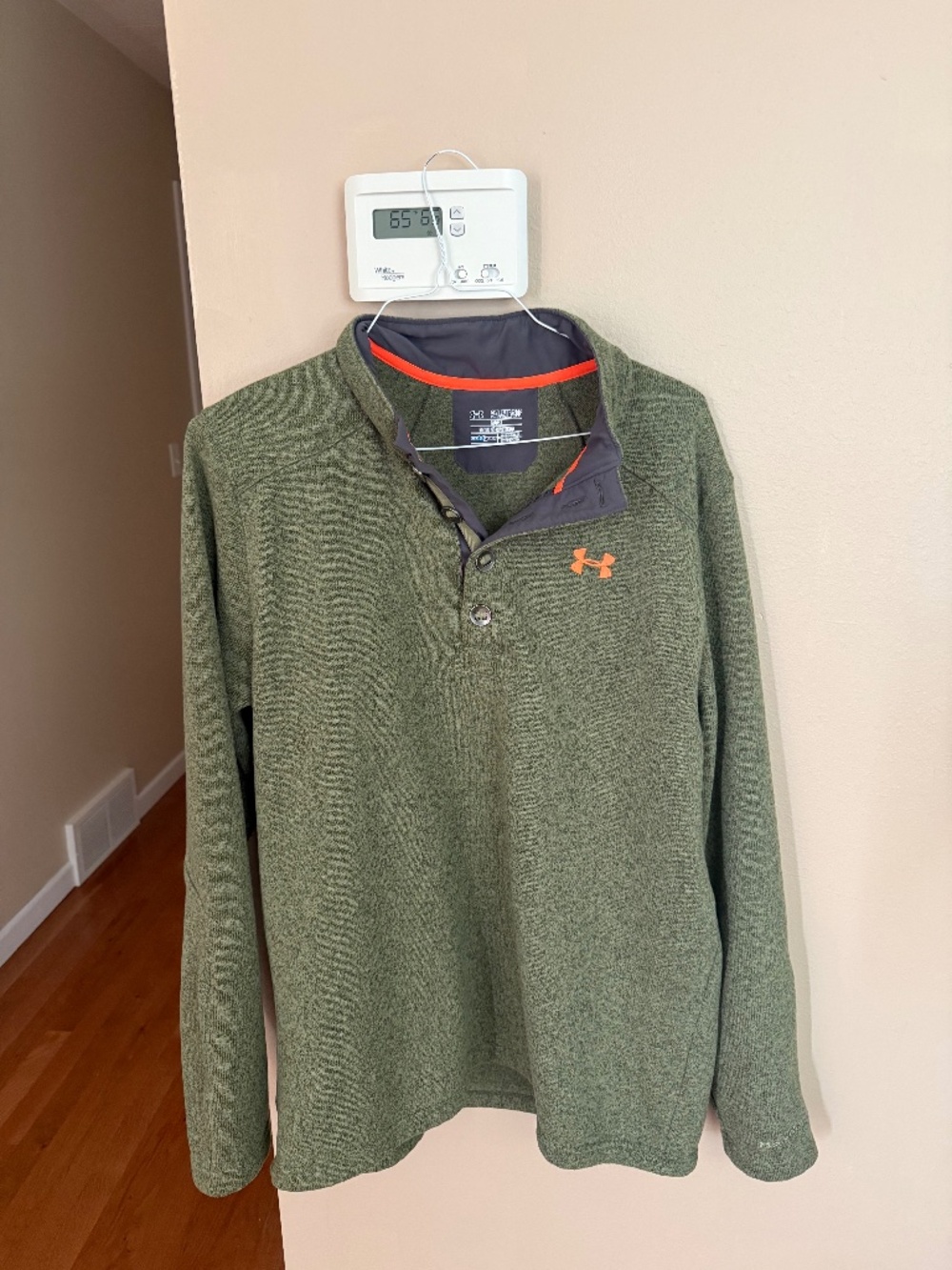 Under Armour pullover